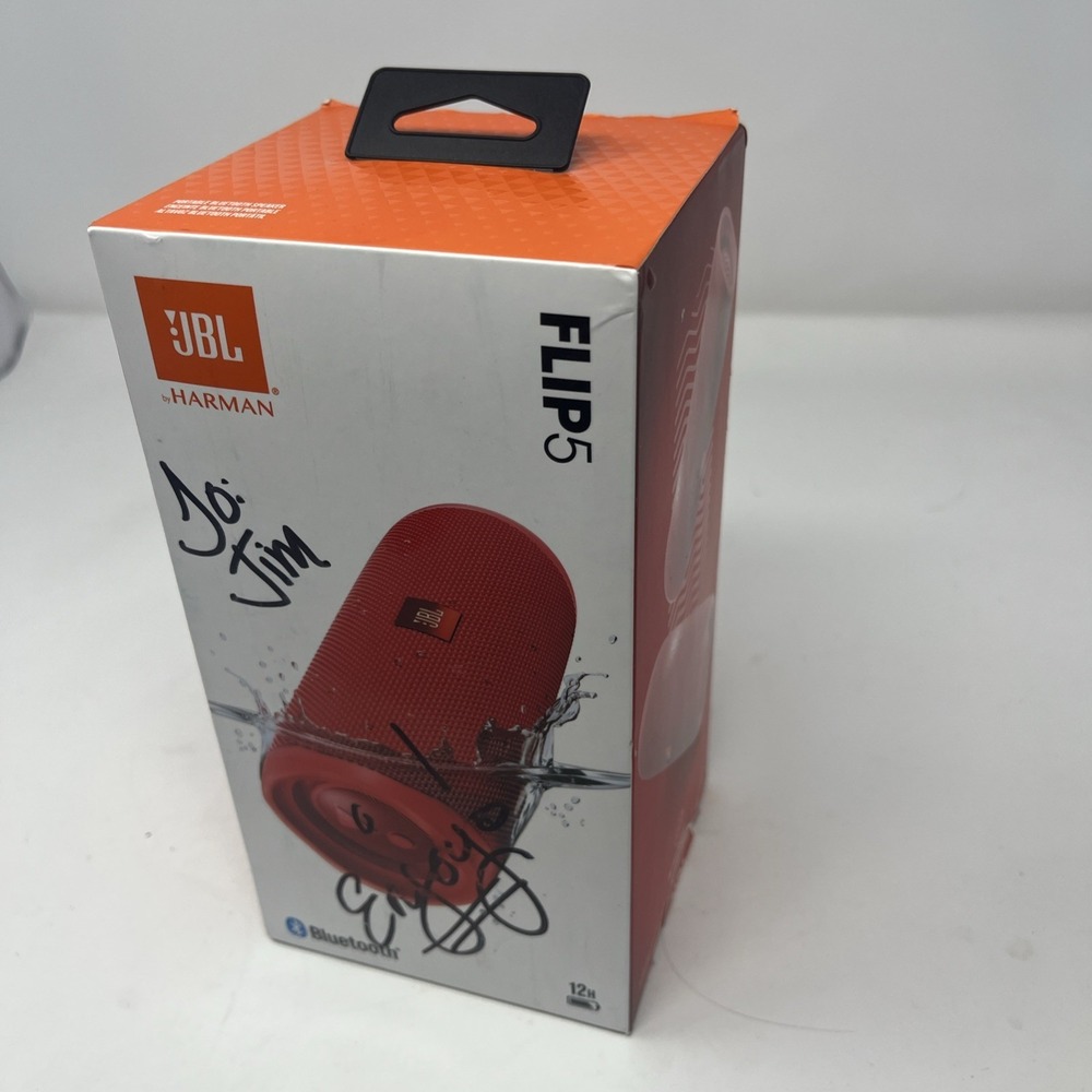 JBL Flip 5 Portable Speaker with Bluetooth Built-in Battery & Microphone Red New